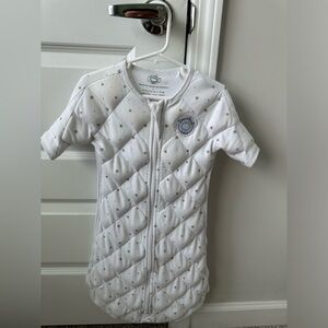Dreamland baby weighted transition swaddle. Size L (6-9 months. 15-21 lbs)